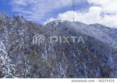 View from Shin-Hotaka Ropeway Autumn Leaves Ropeway Hotaka Mountain Range Snow Mountain Snow Scenery 90255429
