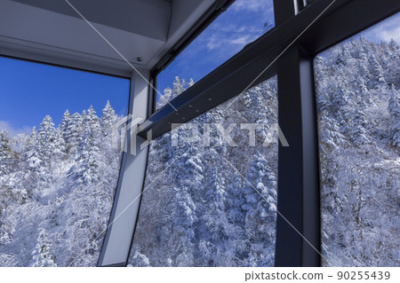 View from Shin-Hotaka Ropeway Autumn Leaves Ropeway Hotaka Mountain Range Snow Mountain Snow Scenery 90255439
