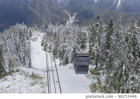 View from Shin-Hotaka Ropeway Autumn Leaves Ropeway Hotaka Mountain Range Snow Mountain Snow Scenery 90255446