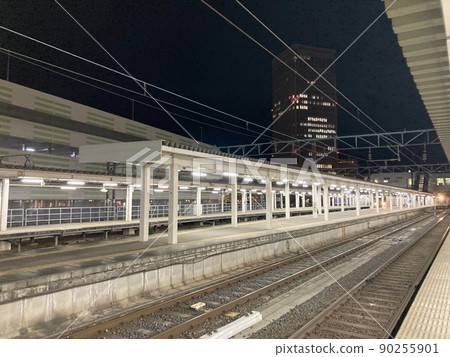 夜站月台夜景山形站 90255901