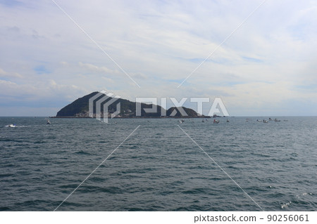 Boat fishing spot Off the coast of Kamishima in Ise Bay (Toba City, Mie Prefecture) Boat fishing spot Off the coast of Kamishima in Ise Bay (Toba City, Mie Prefecture) 90256061