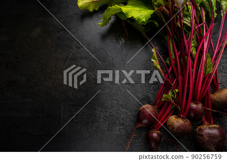 Fresh red beetroot 90256759