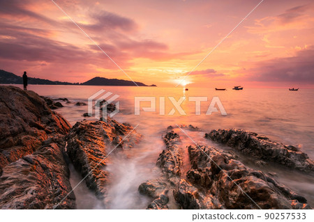 Beautiful seascape at sunset in Kalim Patong beach, Phuket Beautiful seascape at sunset in Kalim Patong beach, Phuket 90257533