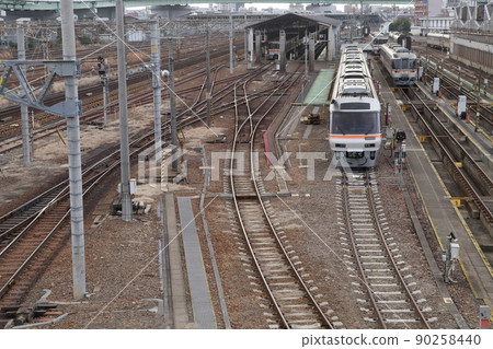 連接城市的鐵路線(愛知縣名古屋市中村區向海橋名古屋站南) 連接城市的鐵路線(愛知縣名古屋市中村區向海橋名古屋站南) 90258440
