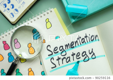 Report about segmentation strategy and magnifying glass. 90259116
