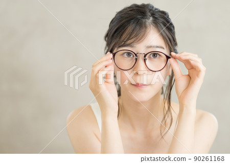 Young women glasses beauty 90261168