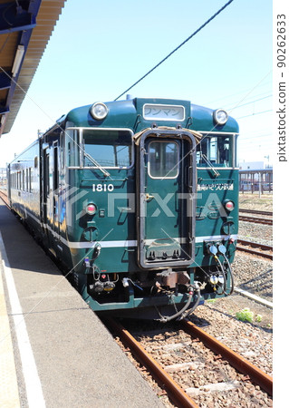 北海道南部鐵路 Kiha 40 系列深綠色車輛（Kikonai 站） 90262633