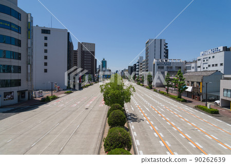 Wide road with 5 lanes on each side (Nagoya City) Wide road with 5 lanes on each side (Nagoya City) 90262639