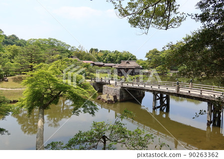 Scenery of Uorinuma and Ryu Wo Bridge in Genkyuen Garden, a Japanese garden Scenery of Uorinuma and Ryu Wo Bridge in Genkyuen Garden, a Japanese garden 90263362