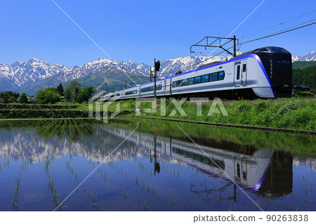 Northern Alps of remaining snow and limited express Azusa Northern Alps of remaining snow and limited express Azusa 90263838