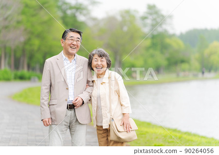 戶外資深夫婦 戶外資深夫婦 90264056