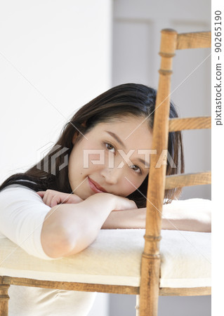椅子和女士們 椅子和女士們 90265190