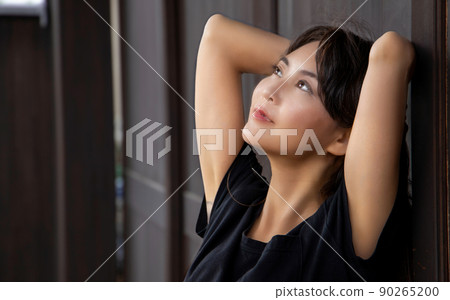 Women's portrait 90265200