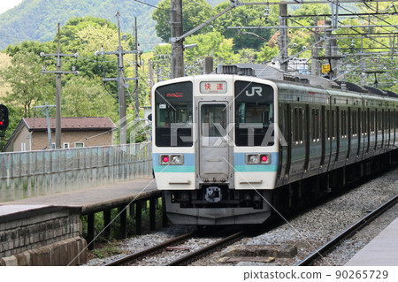 火車通過折返進入Obasute站 火車通過折返進入Obasute站 90265729