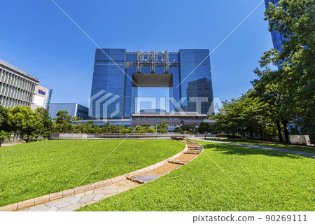“電信中心大樓”與符號長廊公園水道 90269111