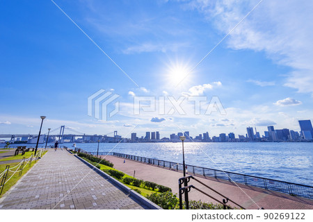豐洲古魯裡公園和東京灣地區的風景 豐洲古魯裡公園和東京灣地區的風景 90269122