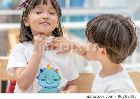 children lifestyle friends men and women children lifestyle friends men and women 90269383