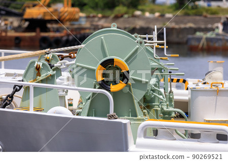 Windlass installed on the bow of a small boat 90269521