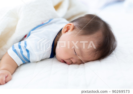 嬰兒睡臉 7 個月男孩 嬰兒睡臉 7 個月男孩 90269573