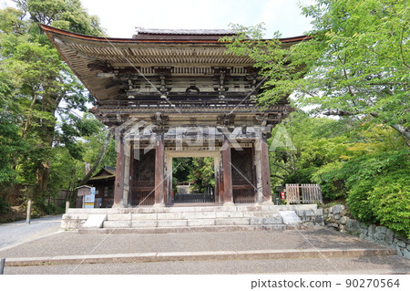 滋賀縣大津市三井寺（= Onjoji）轄區入口處的Niomon（= Karamon）風景 90270564