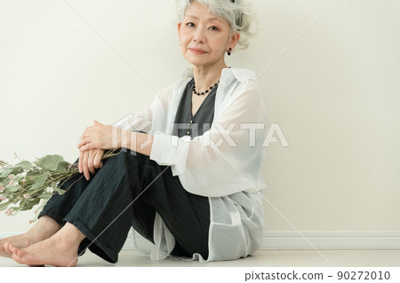 Fashionable senior women Fashionable senior women 90272010