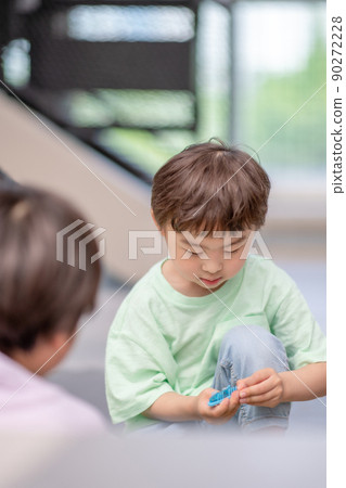 Children Lifestyle Boy Concentration 90272228