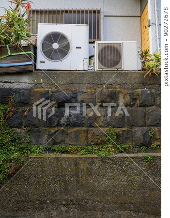 Outdoor unit of air conditioner Outdoor unit of air conditioner 90272678