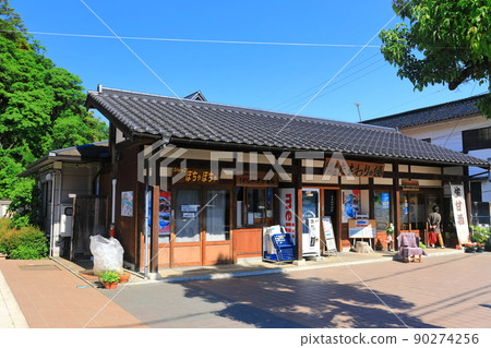 [Tottori Prefecture] Misasa Onsen in fine weather (Tamawari no Yu) 90274256