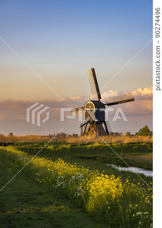 Windmill Broekmolen, Molenlanden - Nieuwpoort, The Netherlands Windmill Broekmolen, Molenlanden - Nieuwpoort, The Netherlands 90274496