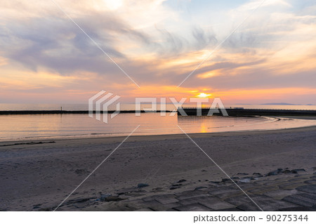 江口濱海濱公園的夕陽 江口濱海濱公園的夕陽 90275344