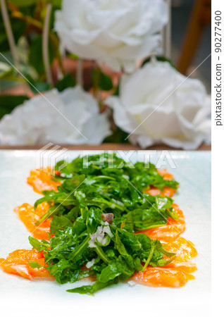 fresh salmon carpaccio 90277400