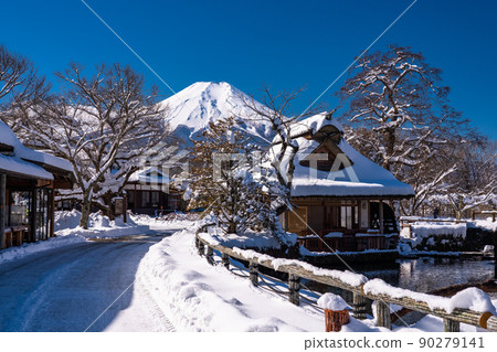 《Yamanashi Prefecture》 Mt. Fuji in winter, Oshino Hakkai with snow 《Yamanashi Prefecture》 Mt. Fuji in winter, Oshino Hakkai with snow 90279141