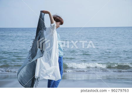 Sea picnic women outdoor sandy beach trip 90279763