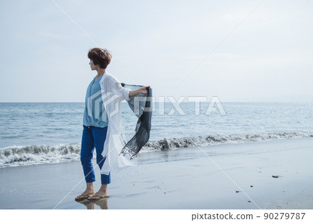 海上野餐女性戶外沙灘之旅 90279787
