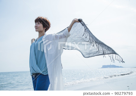 Sea picnic women outdoor sandy beach trip 90279793