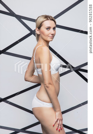 Portrait of cute woman 90281588