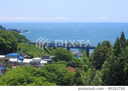 穿過五能線2號小入川橋的度假村白神“青池” 90282788