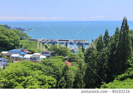 穿過五能線2號小入川橋的度假村白神“熊良” 穿過五能線2號小入川橋的度假村白神“熊良” 90283216