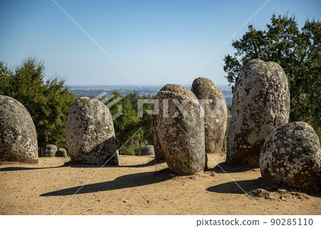 PORTUGAL ALENTEJO EVORA CROMLECH PORTUGAL ALENTEJO EVORA CROMLECH 90285110