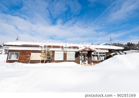 【高山本線】雪景中的飛騨一宮站 【高山本線】雪景中的飛騨一宮站 90285169