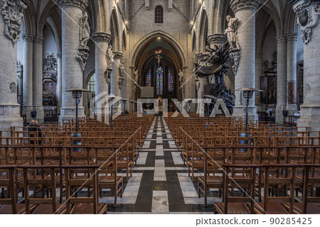 Brussels Old Town, Brussels Capital Region - Belgium - Interior design of the gothic Chapel church, with a big community of catholic Polish prayers Brussels Old Town, Brussels Capital Region - Belgium - Interior design of the gothic Chapel church, with a big community of catholic Polish prayers 90285425