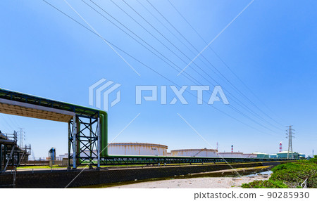 Oil storage tank [image of energy] 90285930