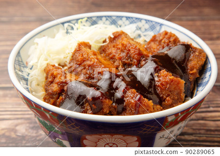Miso pork cutlet on rice 90289065
