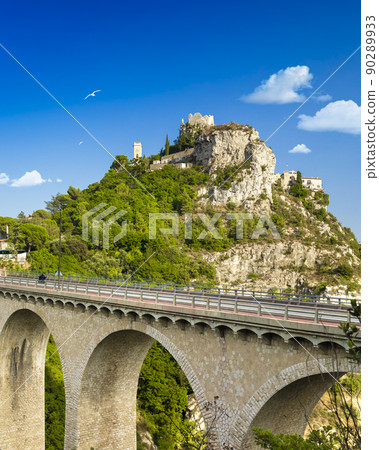 View of mountain top village Eze in Provence, France. 90289933