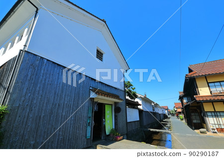 [Tottori Prefecture] Kurayoshi White Wall Warehouses in fine weather 90290187