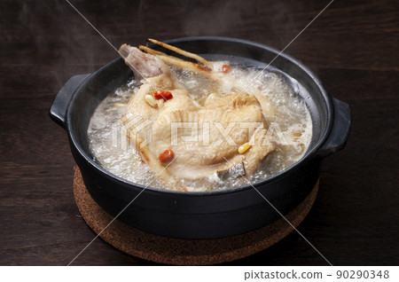 Samgyetang soup with ginseng Samgyetang soup with ginseng 90290348