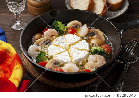 Ahijo with camembert cheese 90290349