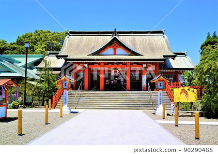 Hakozaki Hachiman Shrine, Japan's No. 1 large bell, when it was fresh green, Izumi City, Kagoshima Prefecture Hakozaki Hachiman Shrine, Japan's No. 1 large bell, when it was fresh green, Izumi City, Kagoshima Prefecture 90290488