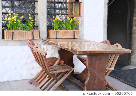 Summer terrace of the restaurant on a clear day. Table near the restaurant close-up 90290765