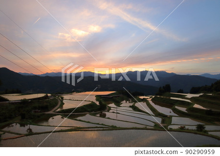 高須梯田,黃昏的風景(高知縣土佐町) 高須梯田,黃昏的風景(高知縣土佐町) 90290959